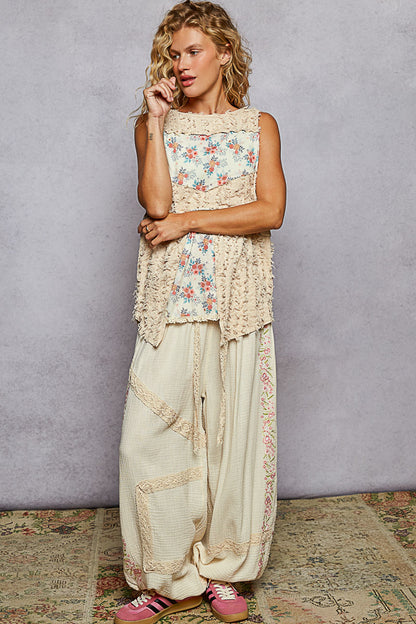 Bouquets And Biscuits Top
